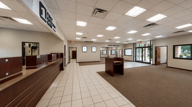 2105-2129 W Davis St, Conroe, TX à louer Photo intérieure- Image 1 de 2