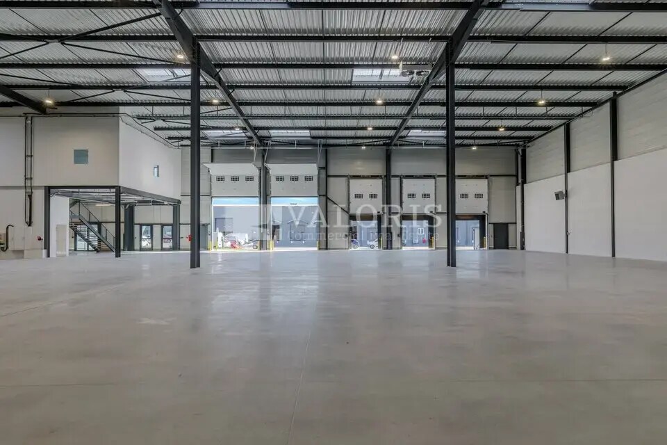 22 Avenue Du 24 Août 1944, Corbas for lease Interior Photo- Image 1 of 4