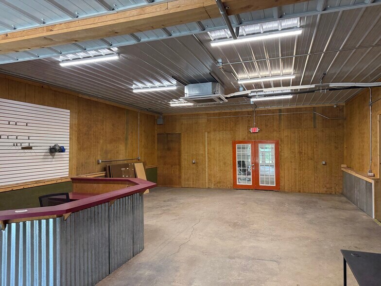 431 1st St, Hollister, MO à vendre - Photo du bâtiment - Image 3 de 24