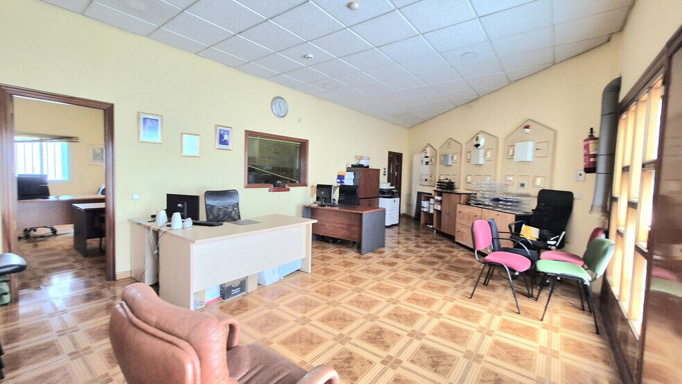 Retail in Marbella for sale - Building Photo - Image 1 of 27