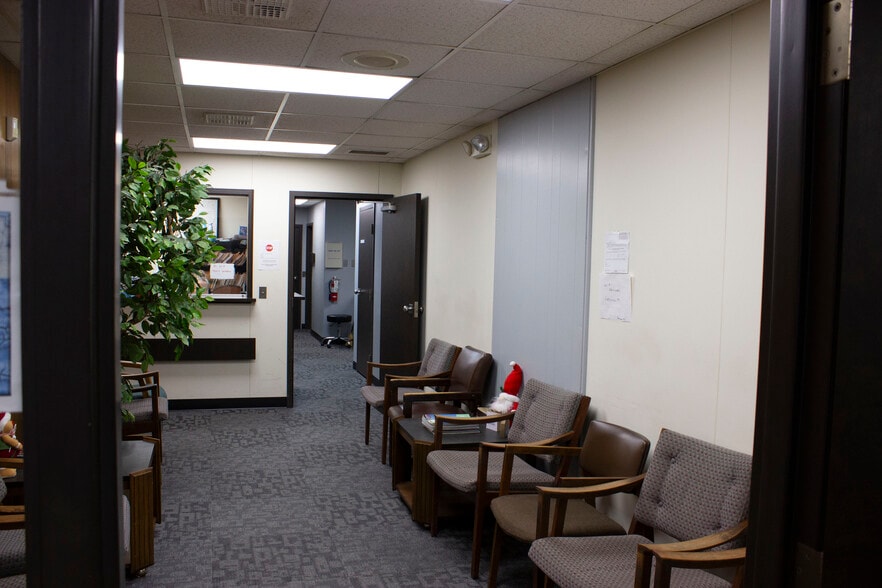 1616 Kensington Ave, Buffalo, NY à vendre - Photo intérieure - Image 2 de 12