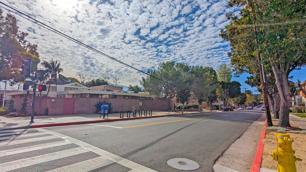 101 W Arrellaga St, Santa Barbara, CA à vendre - Photo du bâtiment - Image 2 de 11