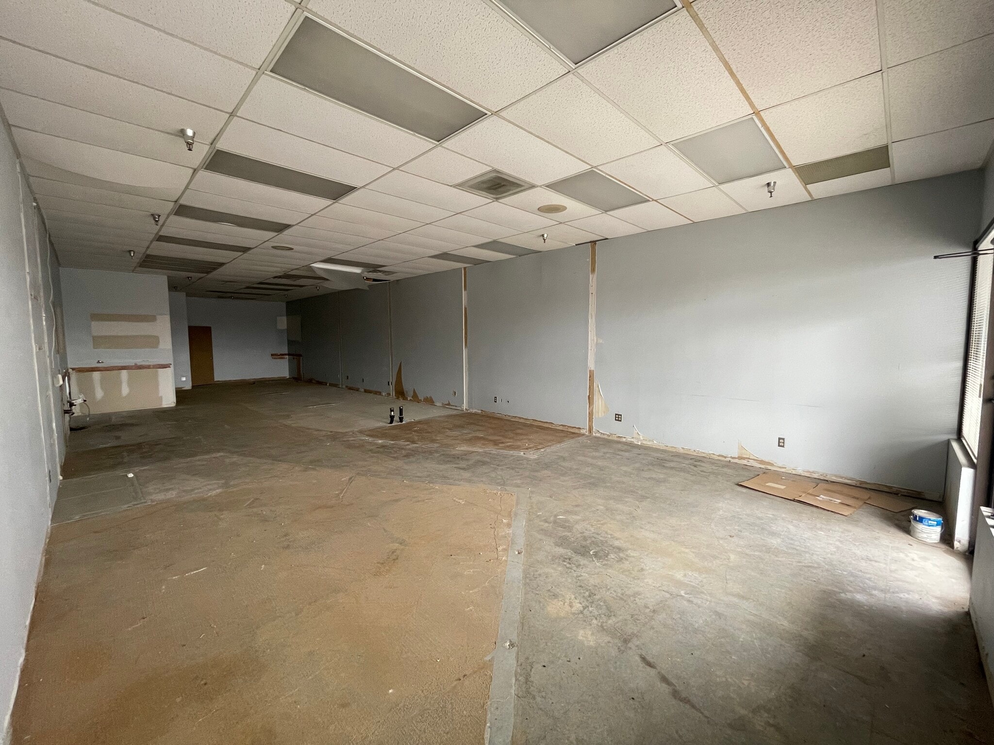 5088-5120 S 108th St, Omaha, NE for lease Interior Photo- Image 1 of 7