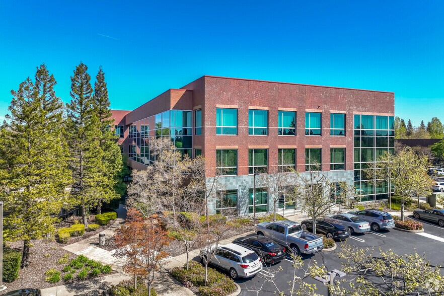 3200 Douglas Blvd, Roseville, CA à louer - Photo du bâtiment - Image 3 de 6