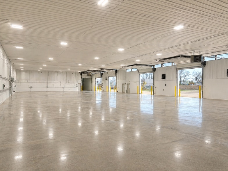 3430-3436 Washington St, Gurnee, IL for lease - Interior Photo - Image 1 of 7