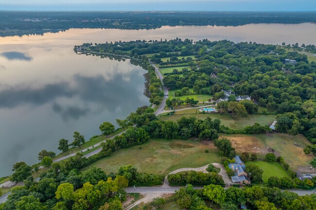 Plus de détails pour 4405 W Lawther Dr, Dallas, TX - Terrain à vendre