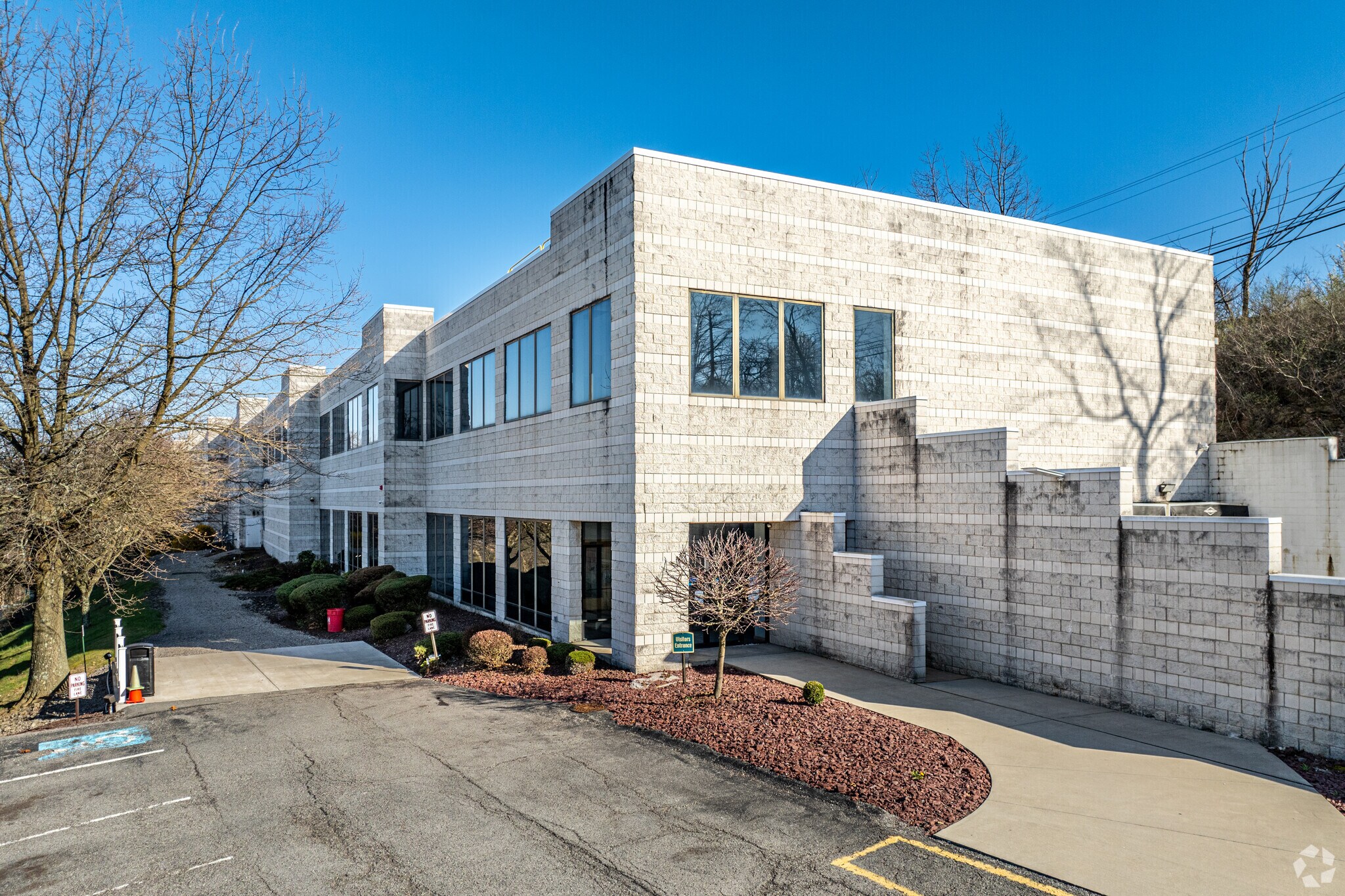 600 Boyce Rd, Pittsburgh, PA for lease Primary Photo- Image 1 of 7