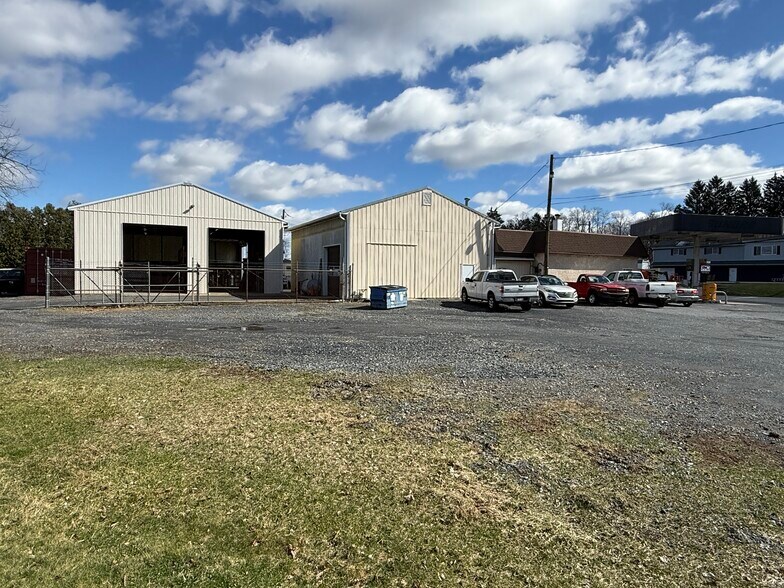 4094 Chestnut St, Emmaus, PA à vendre - Photo du bâtiment - Image 3 de 9