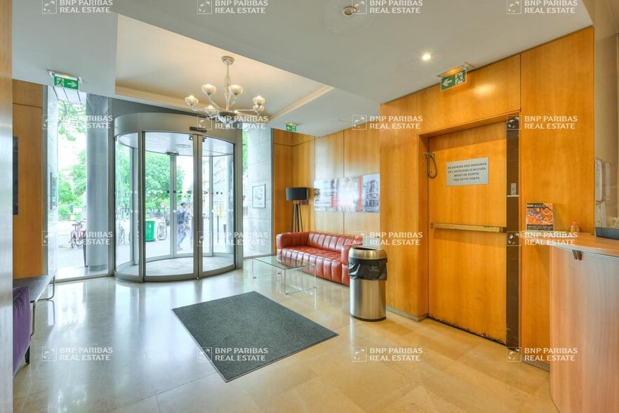 92 Boulevard Du Montparnasse, Paris for lease - Lobby - Image 2 of 15