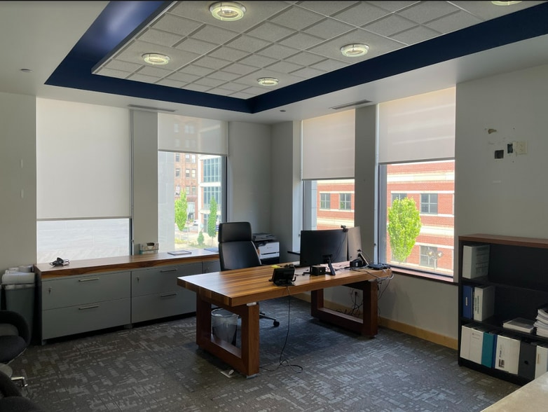 112 W Jefferson Blvd, South Bend, IN for lease - Interior Photo - Image 3 of 23