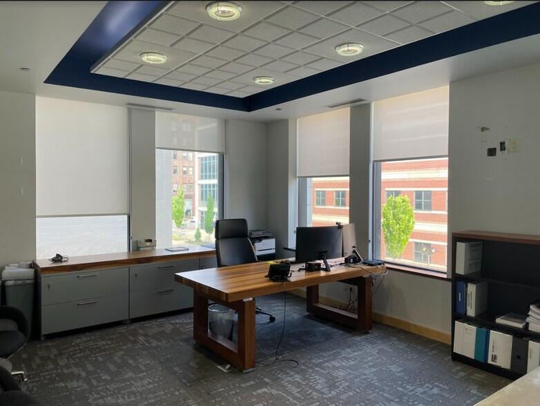 112 W Jefferson Blvd, South Bend, IN à louer - Photo intérieure - Image 2 de 17