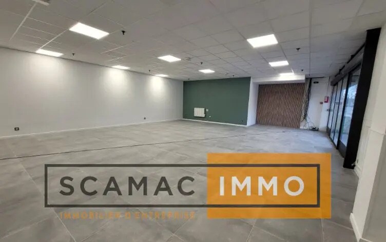 Retail in Salon-de-Provence for lease - Building Photo - Image 3 of 3