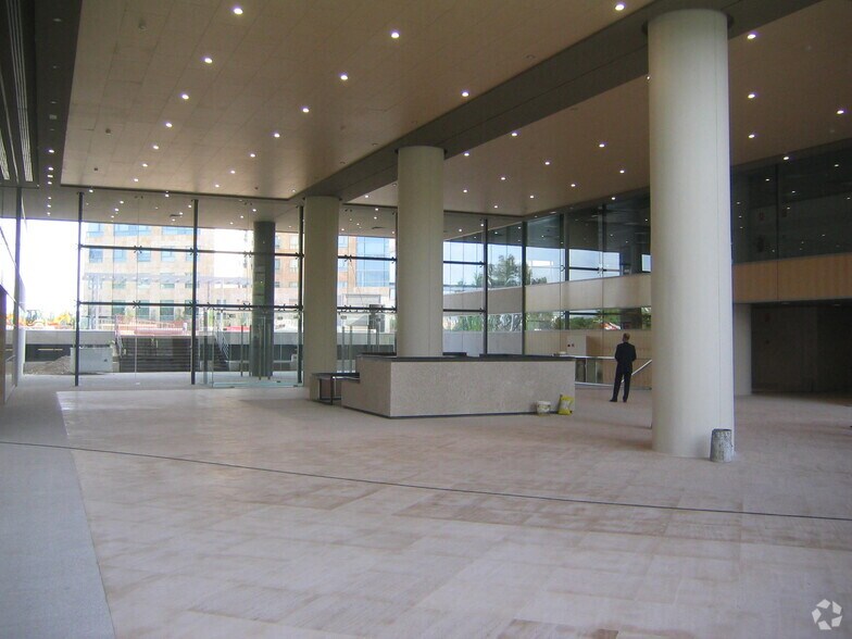 Avenida Barajas, 36, Alcobendas, Madrid à louer - Photo du bâtiment - Image 3 de 6