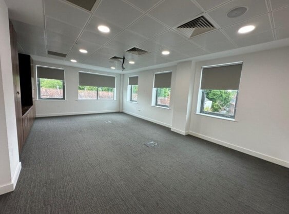 42-50 High St, Esher for lease - Interior Photo - Image 3 of 13