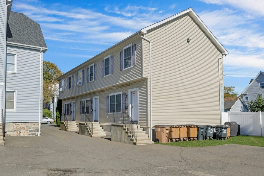 Hanover Portfolio portfolio of 2 properties for sale on LoopNet.ca - Building Photo - Image 3 of 31