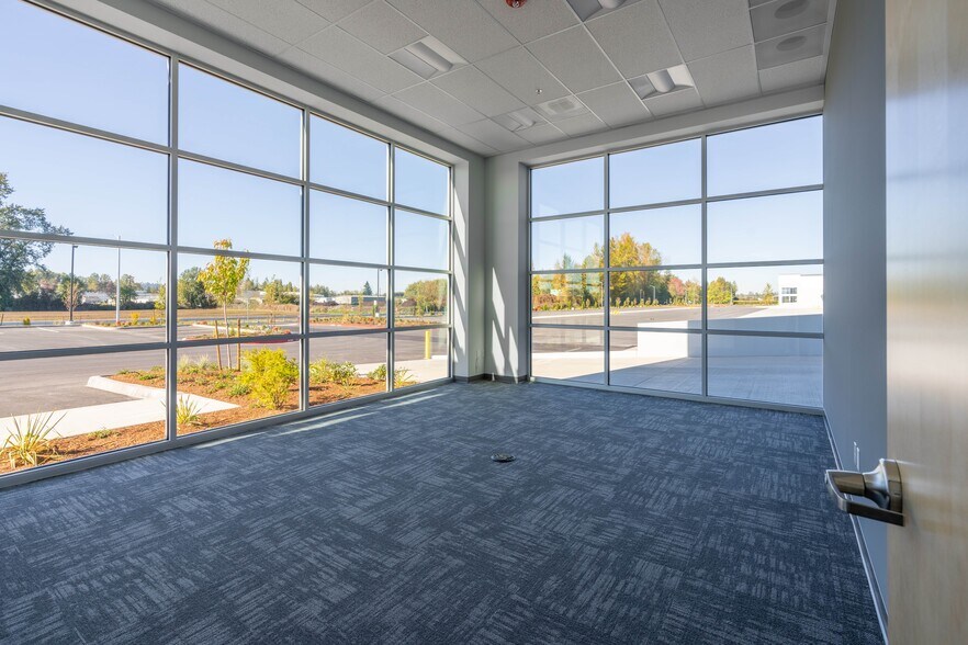 14201 40th Dr NE, Marysville, WA à louer - Photo du bâtiment - Image 2 de 10