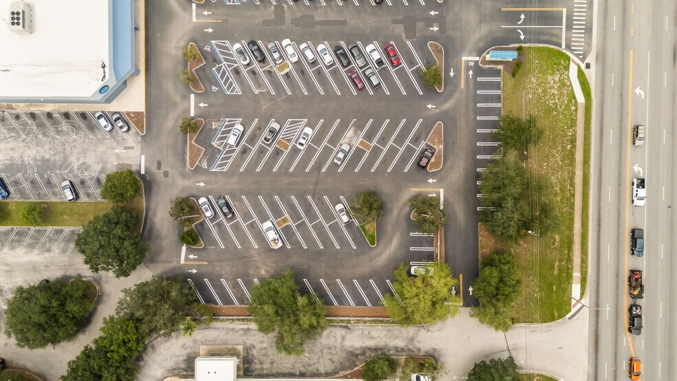 5720 N Hiawassee Rd, Orlando, FL à vendre - Photo du bâtiment - Image 1 de 6