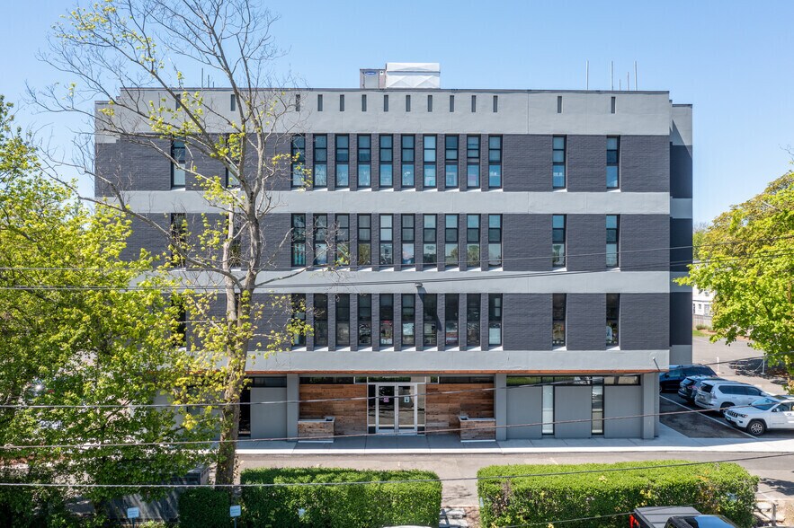 10 Mott Ave, Norwalk, CT à louer - Photo du bâtiment - Image 1 de 8