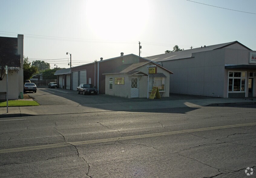 1530 G St, Reedley, CA à vendre - Photo du bâtiment - Image 2 de 2