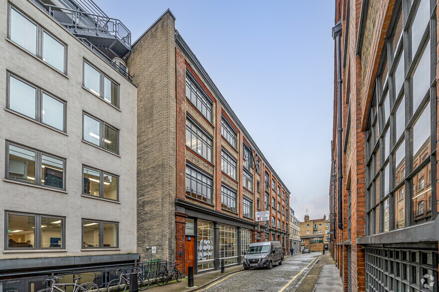 11-15 Emerald St, London for lease - Primary Photo - Image 1 of 99