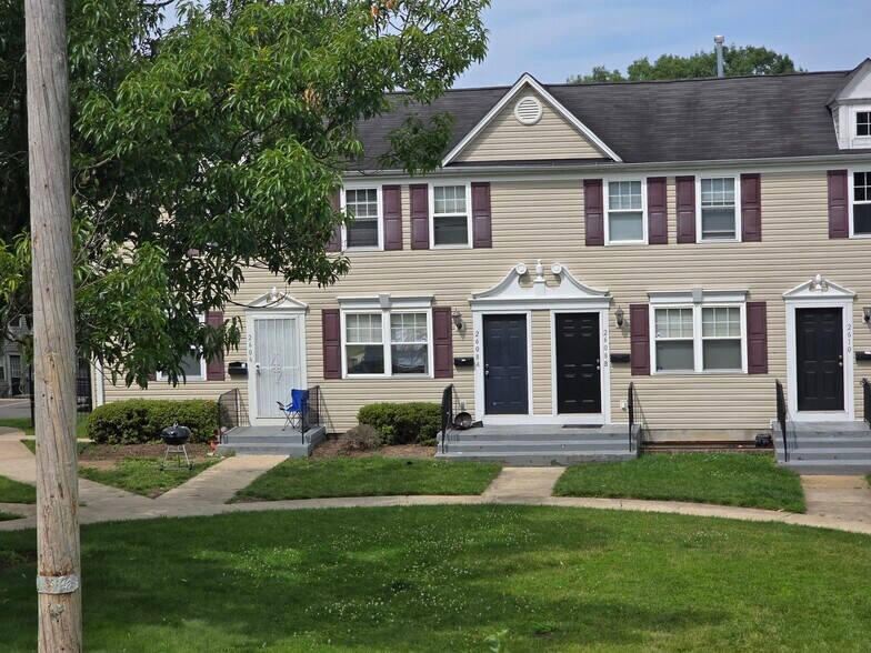 2513 Kent Town Pl, Hyattsville, MD à vendre - Photo principale - Image 1 de 1