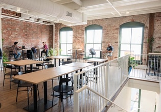 215 Trade St, Greer, SC à louer Photo intérieure- Image 2 de 2