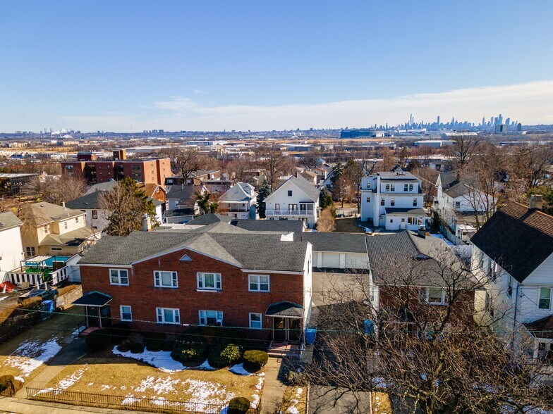 The Loffredo Estate portefeuille de 3 propriétés à vendre sur LoopNet.ca - Photo du bâtiment - Image 3 de 36