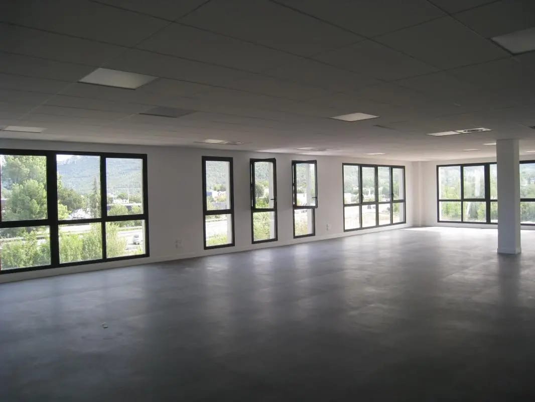 Bureau dans Aubagne à louer Photo intérieure- Image 1 de 7