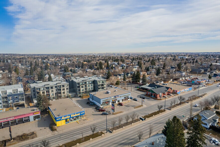 602 16th Ave NW, Calgary, AB à louer - Aérien - Image 2 de 5