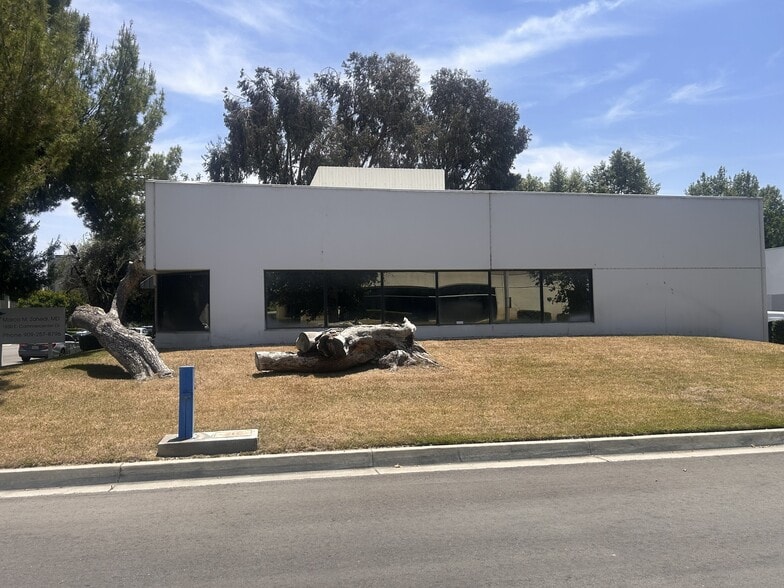 1830 Commercenter East, San Bernardino, CA for lease - Building Photo - Image 3 of 35