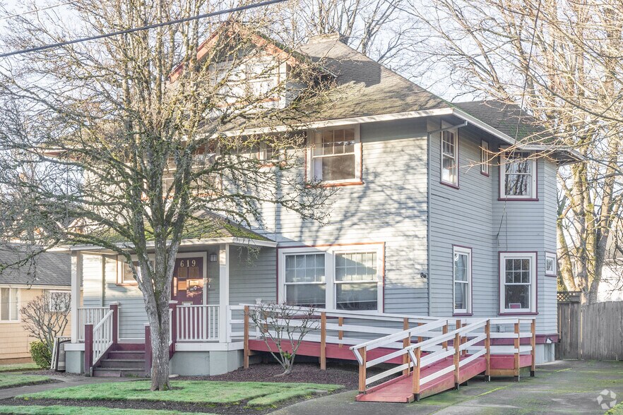 619 NE Roberts Ave, Gresham, OR à louer - Photo du bâtiment - Image 1 de 20