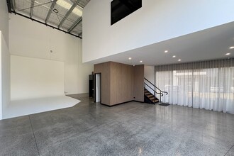 51 Merrindale Dr, Croydon South à louer Photo intérieure- Image 1 de 3