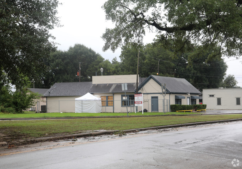 3206 Houston Ave, Houston, TX à louer - Photo du bâtiment - Image 3 de 18