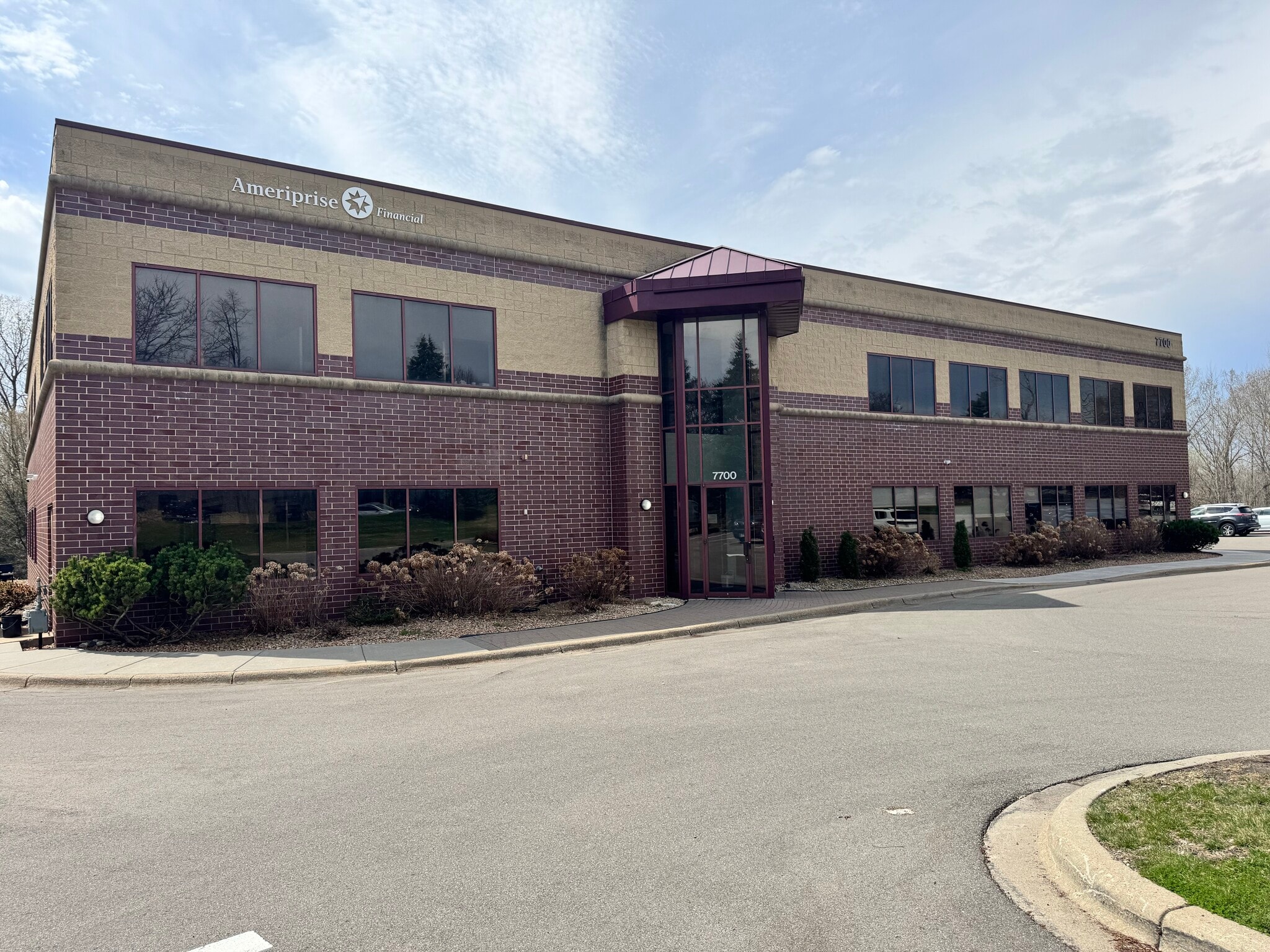 7700 Equitable Dr, Eden Prairie, MN for lease Building Photo- Image 1 of 8