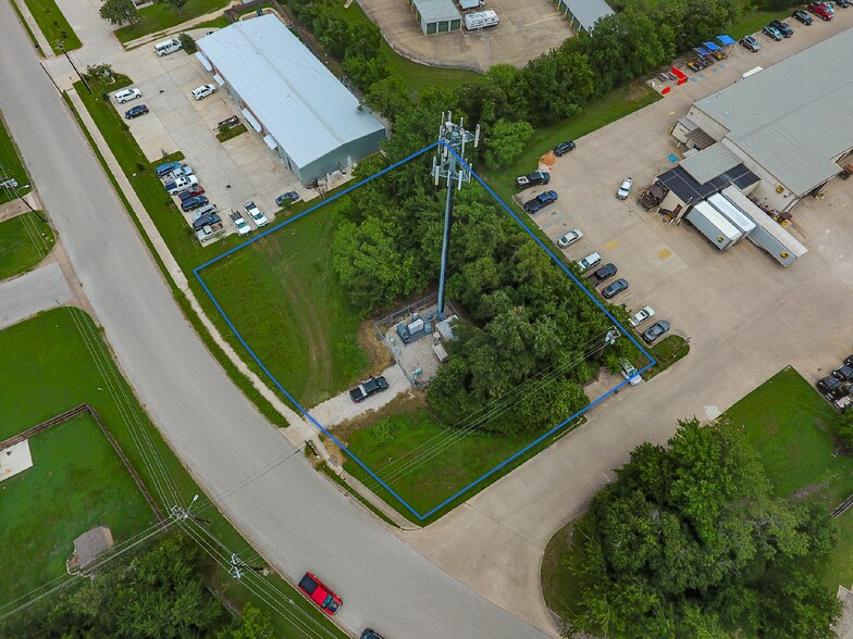 2740 Osborn Ln, Bryan, TX à vendre - Photo du bâtiment - Image 2 de 7