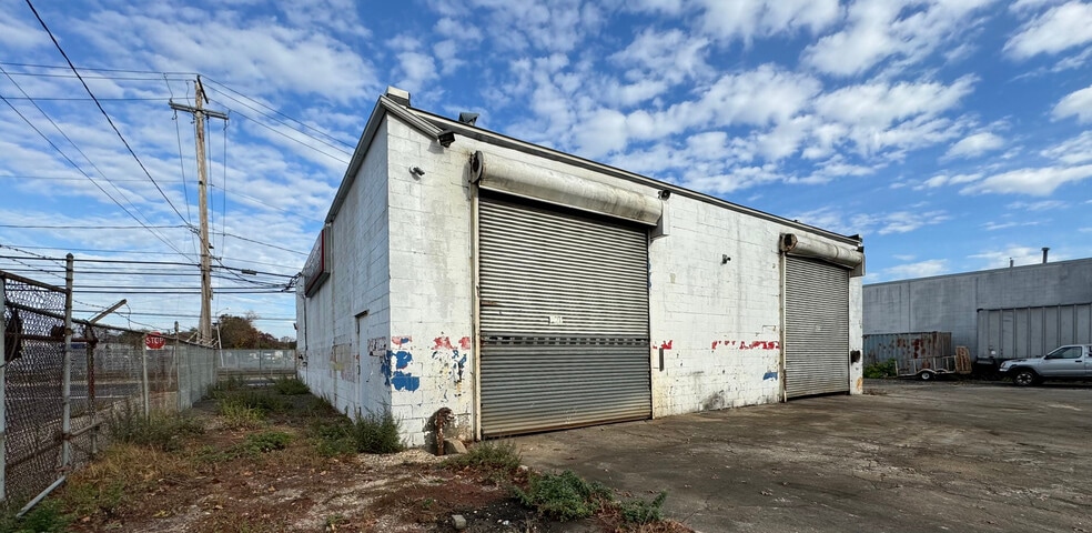 436 Long Island Ave, Wyandanch, NY à vendre - Photo du bâtiment - Image 2 de 4