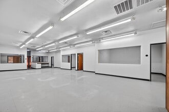 3413 Herring Ave, Irving, TX for lease Interior Photo- Image 2 of 2