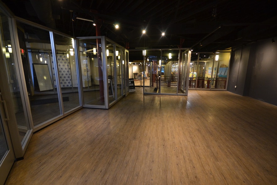 40 Monroe Center St NW, Grand Rapids, MI à louer - Photo intérieure - Image 2 de 6