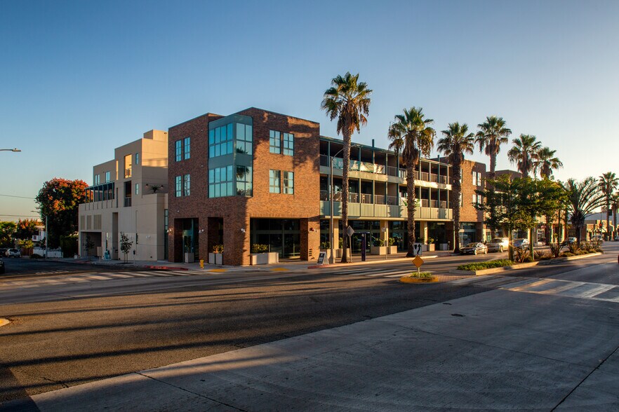 2300 Wilshire Blvd, Santa Monica, CA à louer - Photo du bâtiment - Image 3 de 9