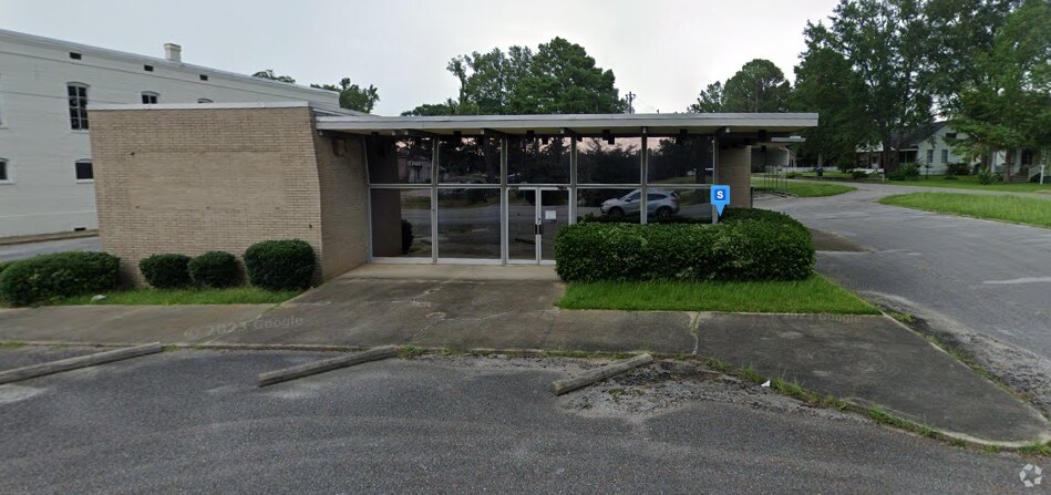 407 Erwin Rd, Stonewall, MS à vendre - Photo du bâtiment - Image 2 de 13