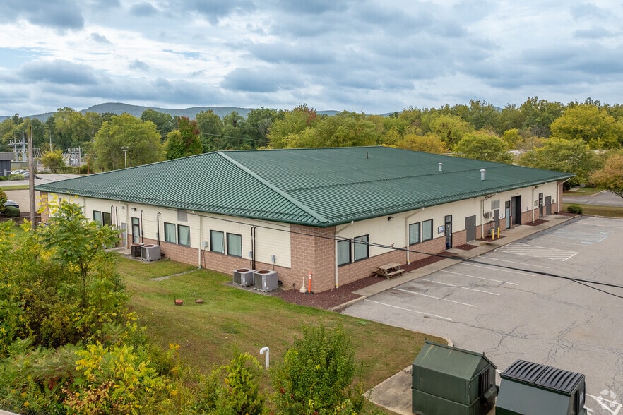 20 Corporate Park Dr, Hopewell Junction, NY for lease - Building Photo - Image 3 of 4