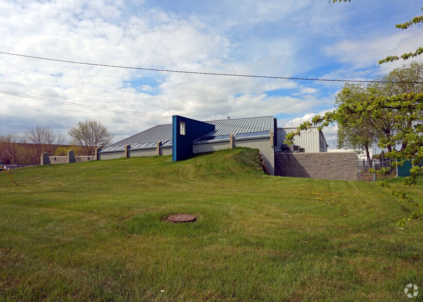 9304 39th Ave NW, Edmonton, AB à vendre - Photo du bâtiment - Image 2 de 5