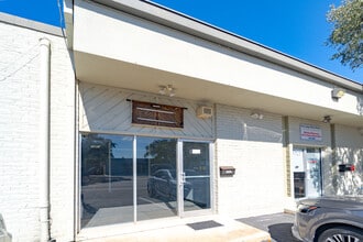 11719-11729 Warfield St, San Antonio, TX for lease Interior Photo- Image 2 of 12