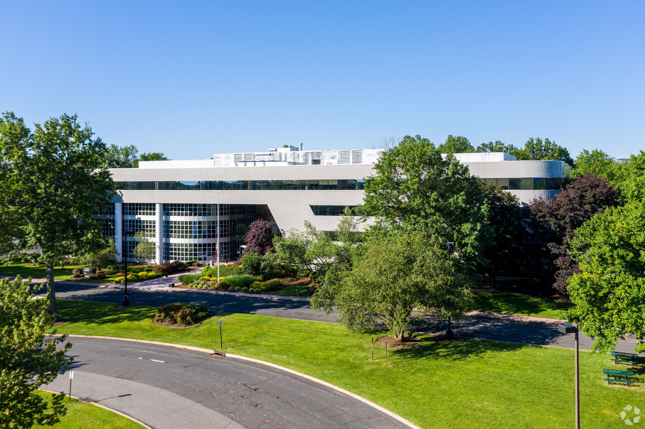 300 Atrium Dr, Somerset, NJ à louer Photo du bâtiment- Image 1 de 16