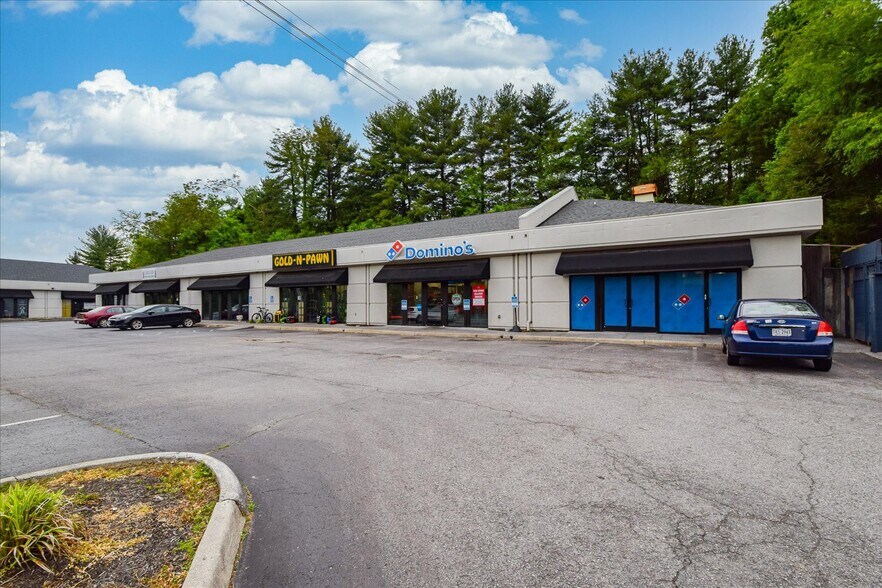 Green Ridge Center portefeuille de 2 propriétés à vendre sur LoopNet.ca - Photo du bâtiment - Image 1 de 7