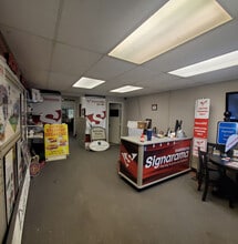 28039 W Commercial Ave, Lake Barrington, IL for lease Interior Photo- Image 2 of 4