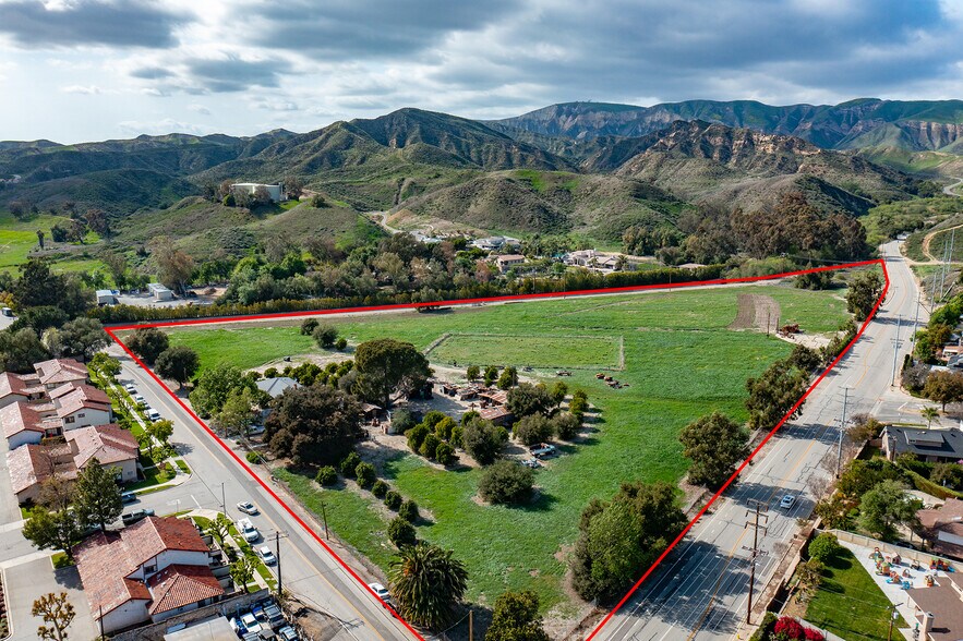3941 Walnut Ave, Simi Valley, CA à vendre - Photo du bâtiment - Image 2 de 12