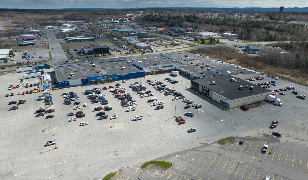 19 Cromer Ave, Grand Falls-windsor, NL for lease - Primary Photo - Image 1 of 1