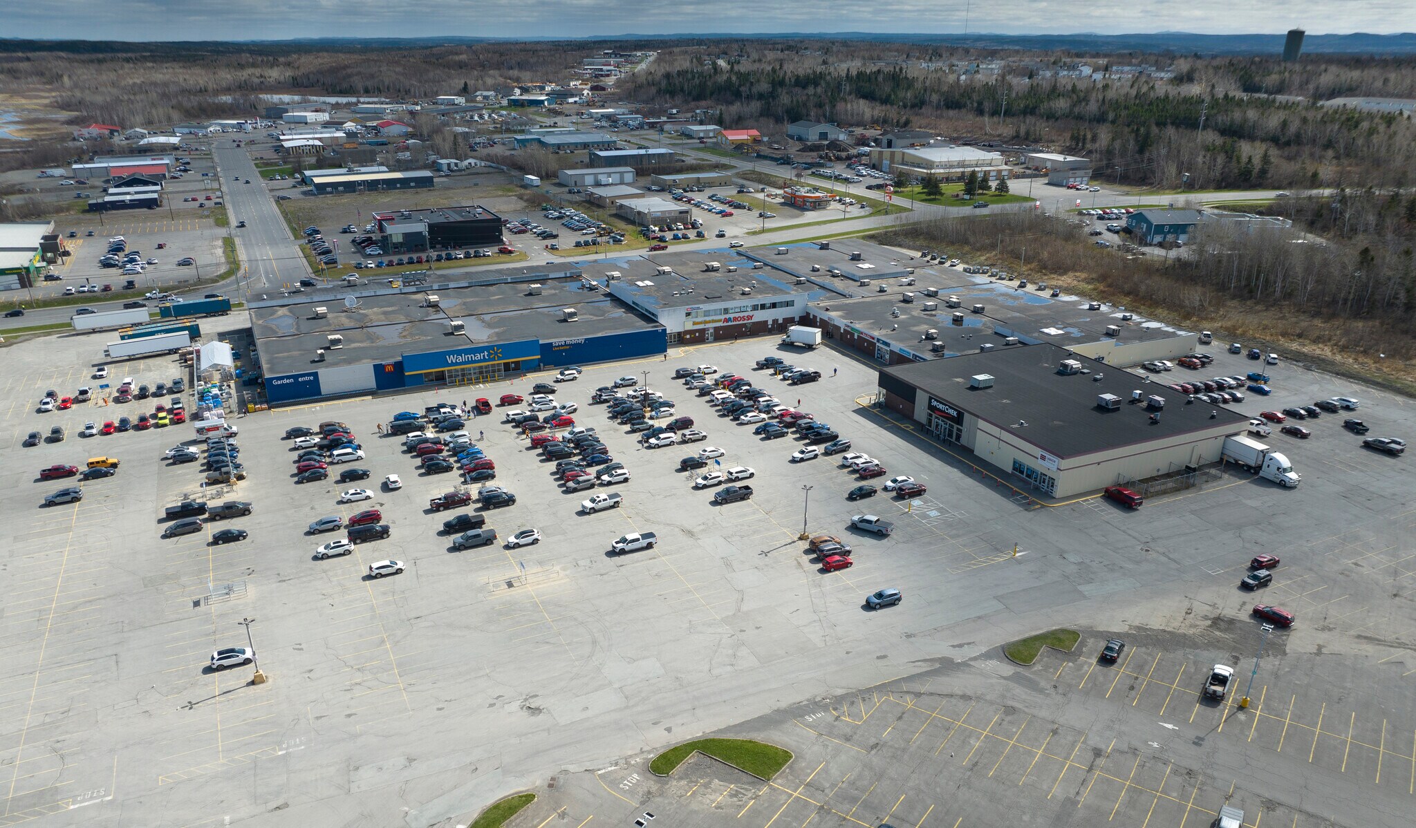 19 Cromer Ave, Grand Falls-windsor, NL for lease Primary Photo- Image 1 of 2