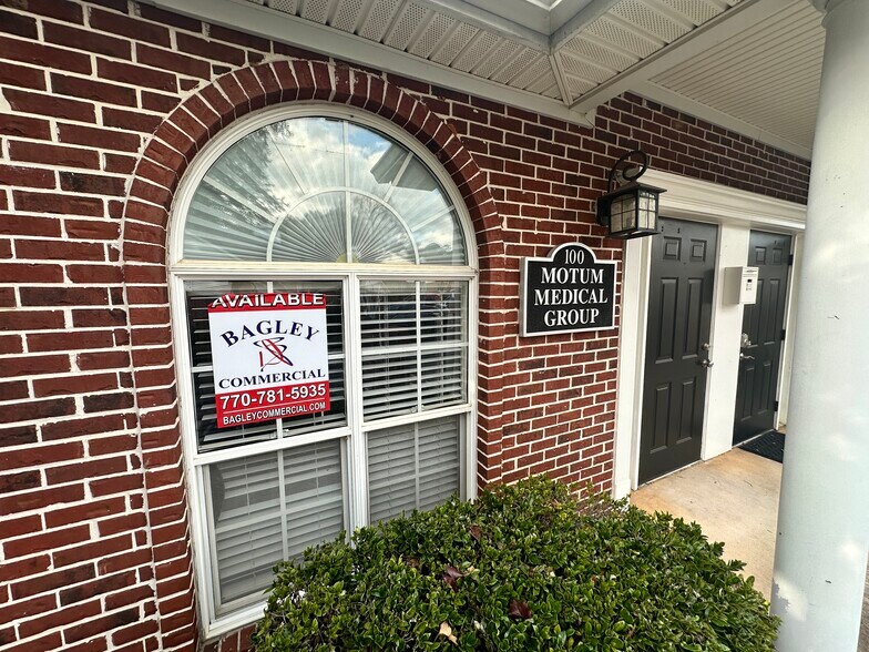 106 Pilgrim Village Dr, Cumming, GA à louer - Photo du bâtiment - Image 1 de 19